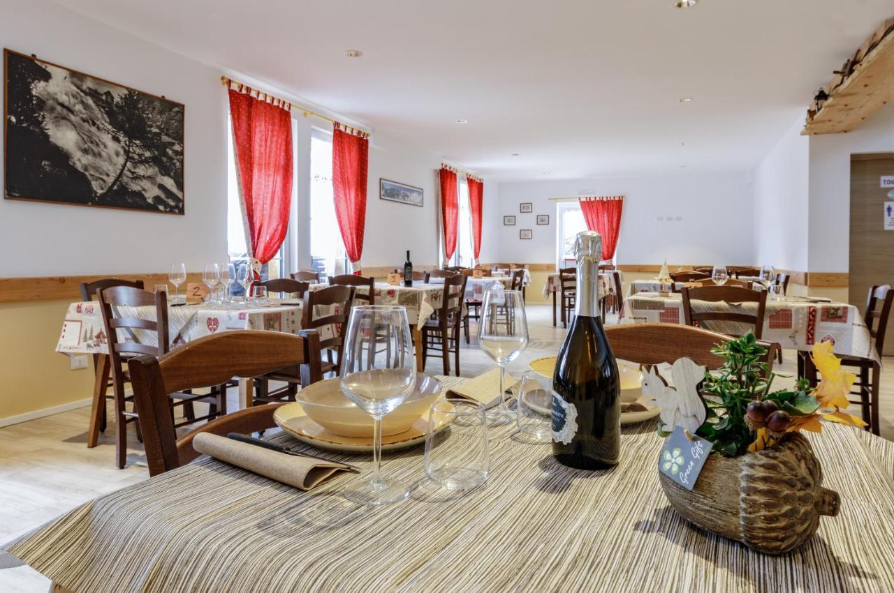 Albergo Ristorante Le Alpi La Frua Esterno foto