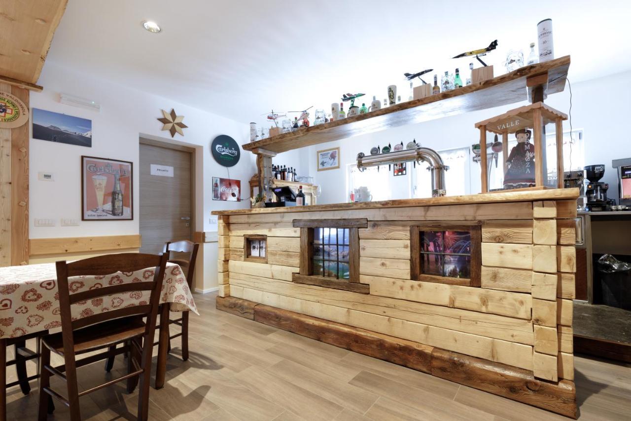Albergo Ristorante Le Alpi La Frua Esterno foto